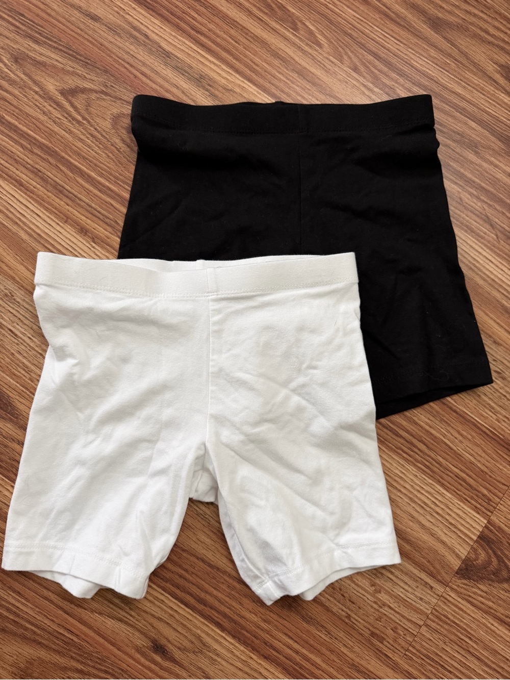 Kids Wonder Nation White and Black Bike Shorts Medium (8)